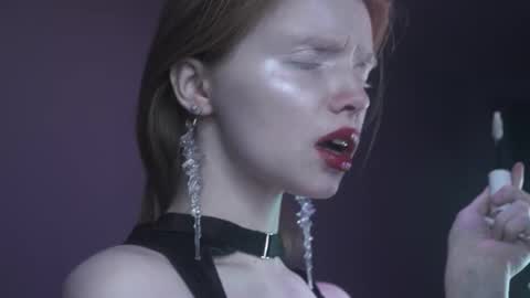        im expecting 350 thumbs up on my altar   online show from 21, 12, 2025