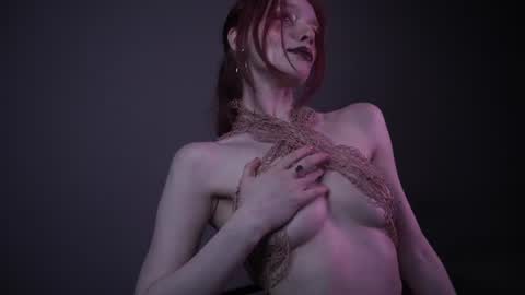 Snapshot of ginger_hugs chatting on 29, 6, 2026 im expecting 350 thumbs up on my altar online show from 29, 6, 2026
