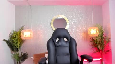 Snapshot of gio_carangi chatting on 7, 4, 2026 Gio Carangi online show from 7, 4, 2026