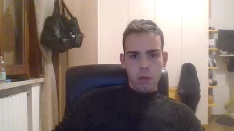 Snapshot of gionnylove chatting on 4, 12, 2025 gionnylove online show from 4, 12, 2025