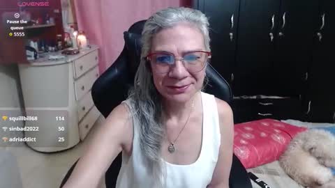 Snapshot of giorgia_xue53 chatting on 26, 10, 2025 Mary online show from 26, 10, 2025