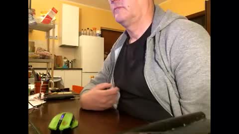 giovanni_1964 online show from 10, 3, 2025