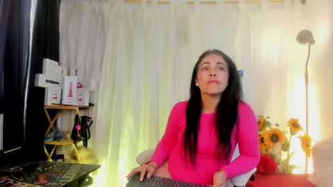 Snapshot of girasol_walton chatting on 3, 5, 2026 Girasol Walton online show from 3, 5, 2026