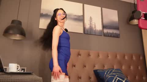 Snapshot of girl_i_am chatting on 30, 5, 2026 Nikki online show from 30, 5, 2026
