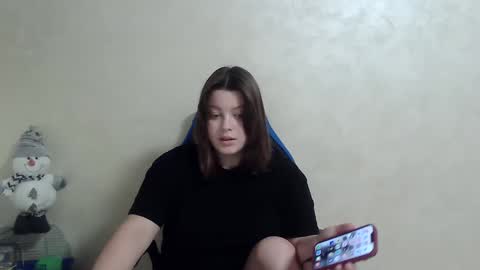 Snapshot of girl_leya chatting on 23, 12, 2024 girl_leya online show from 23, 12, 2024