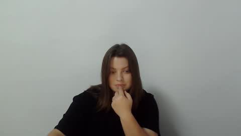 Snapshot of girl_leya chatting on 29, 10, 2025 girl_leya online show from 29, 10, 2025