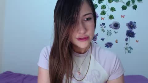 Snapshot of girl_naughty11 chatting on 19, 6, 2026 Isabella online show from 19, 6, 2026