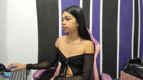 Snapshot of girl_princess18 chatting on 22, 12, 2025 girl_princess18 online show from 22, 12, 2025