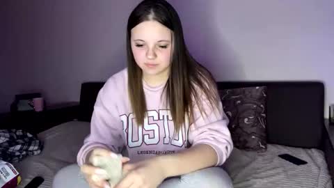 girl_shy07 online show from 10, 4, 2026