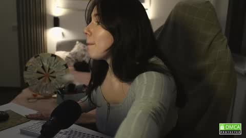 Snapshot of girl_u_never_met chatting on 23, 2, 2025 Kristin online show from 23, 2, 2025