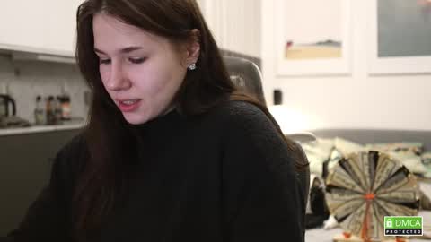 Snapshot of girl_u_never_met chatting on 14, 11, 2025 Kristin online show from 14, 11, 2025