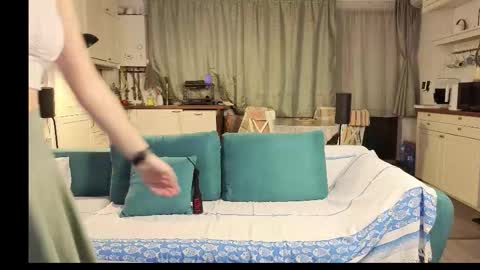 Girlfriend online show from 9, 1, 2026