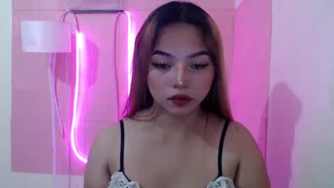 Rhaine online show from 1, 3, 2025