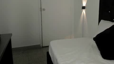 Snapshot of gisell_antonella chatting on 10, 2, 2026 Gisell online show from 10, 2, 2026