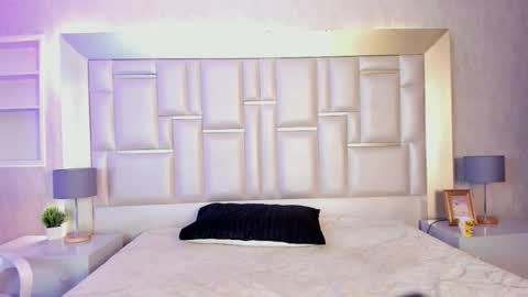 Giselle Tompos online show from 13, 3, 2026