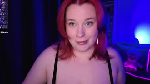 Snapshot of gitera_ chatting on 26, 5, 2026 AlexaMillis online show from 26, 5, 2026