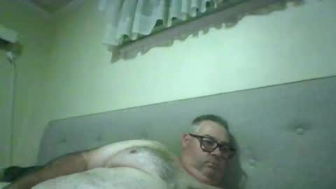 Snapshot of gixxer06 chatting on 17, 5, 2026 bi Gixxer online show from 17, 5, 2026