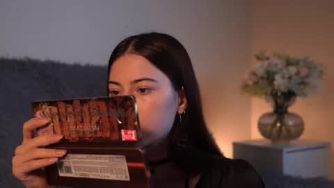 Snapshot of gizefto chatting on 25, 11, 2025 Agness online show from 25, 11, 2025