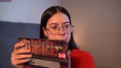 Snapshot of gizefto chatting on 4, 12, 2025 Agness online show from 4, 12, 2025