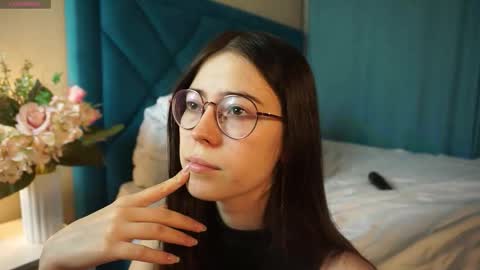 Snapshot of gizefto chatting on 5, 12, 2025 Agness online show from 5, 12, 2025