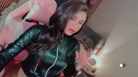 Snapshot of glamorous_queen chatting on 15, 5, 2026 AYANAH online show from 15, 5, 2026
