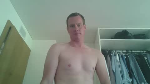 Snapshot of glen_1987 chatting on 11, 5, 2026 Mike 1987 online show from 11, 5, 2026