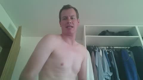 Snapshot of glen_1987 chatting on 25, 5, 2026 Mike 1987 online show from 25, 5, 2026