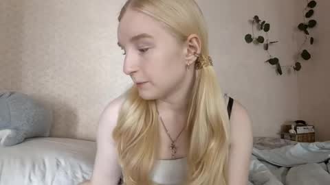 Snapshot of glennabeem chatting on 19, 5, 2026 Laura online show from 19, 5, 2026
