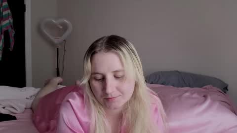 Glitch online show from 10, 9, 2025