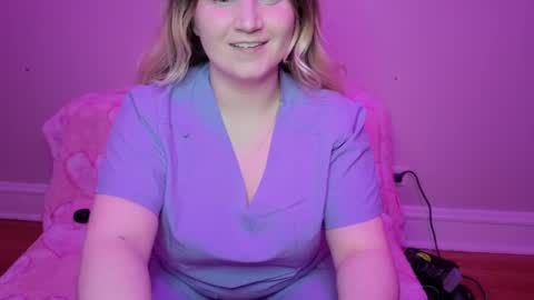 Snapshot of glitchwitch chatting on 23, 4, 2026 Glitch online show from 23, 4, 2026