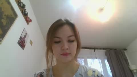 glitter_doll online show from 28, 1, 2025
