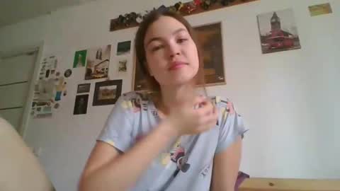 glitter_doll online show from 28, 2, 2025