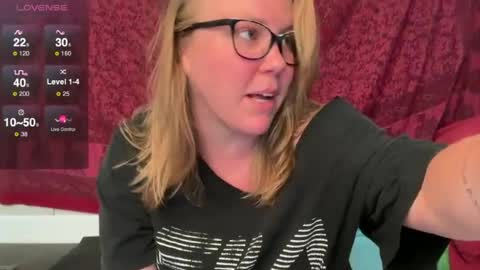 Snapshot of glitterkitty_108 chatting on 5, 7, 2026 GlitterKitty 108 online show from 5, 7, 2026