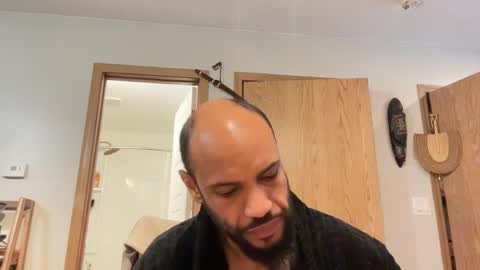 Snapshot of globalmovement chatting on 5, 12, 2025 globalmovement online show from 5, 12, 2025