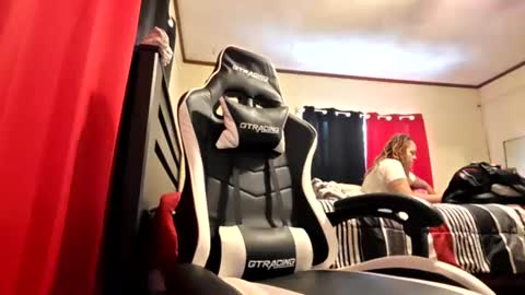 Snapshot of glomightyj chatting on 17, 7, 2026 glomightyj online show from 17, 7, 2026