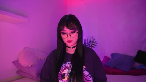 Snapshot of gloomydoll chatting on 17, 4, 2026 Mimi online show from 17, 4, 2026