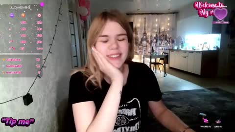 Snapshot of glossy_girl_1 chatting on 27, 12, 2024 Roxy online show from 27, 12, 2024