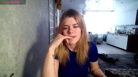 Snapshot of glossy_girl_1 chatting on 28, 2, 2025 Roxy online show from 28, 2, 2025
