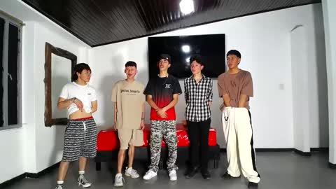 THOMAS AND DAMIAND online show from 10, 9, 2025