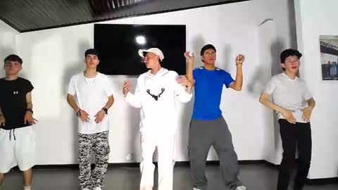 THOMAS AND DAMIAND online show from 19, 9, 2025