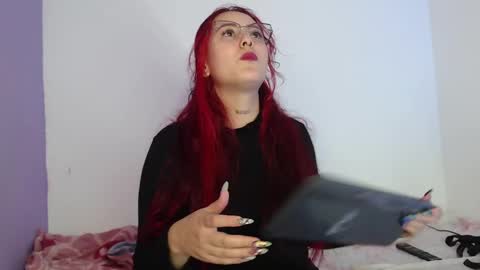 Snapshot of goddess_allison chatting on 31, 12, 2024 goddess_allison online show from 31, 12, 2024