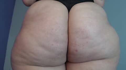 Snapshot of goddess_allison chatting on 19, 2, 2025 goddess_allison online show from 19, 2, 2025