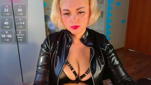 Mrs. Isabella online show from 14, 2, 2025