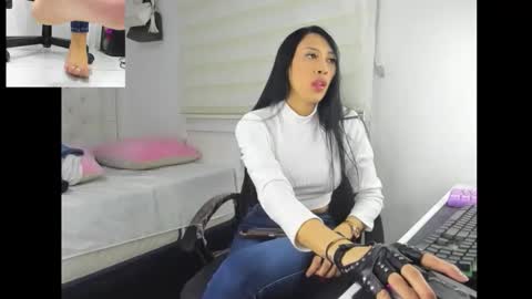 goddess_of_pigs online show from 27, 11, 2025