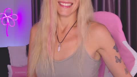 Snapshot of goddess_stars chatting on 26, 6, 2026 Katarina online show from 26, 6, 2026