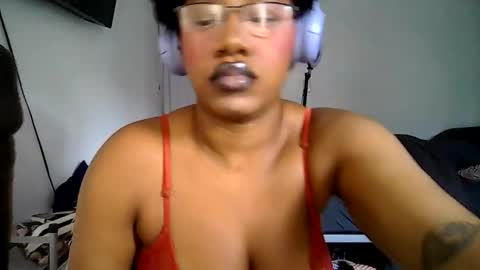 Snapshot of goddessdaisysky chatting on 9, 6, 2026 Goddess Daisy Sky online show from 9, 6, 2026