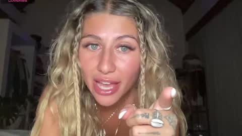 Snapshot of goddessdove chatting on 31, 5, 2026 GoddessDove online show from 31, 5, 2026