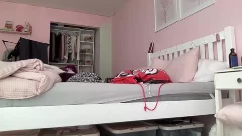 Snapshot of goddesselxo chatting on 27, 5, 2026 Goddess L online show from 27, 5, 2026