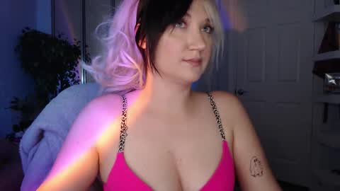 Snapshot of goddessemmy chatting on 5, 2, 2026 Goddess Emmy online show from 5, 2, 2026