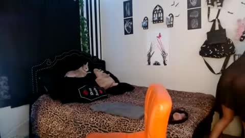 Snapshot of goddesstrinity_ chatting on 11, 1, 2026 GoddessTrinityT online show from 11, 1, 2026